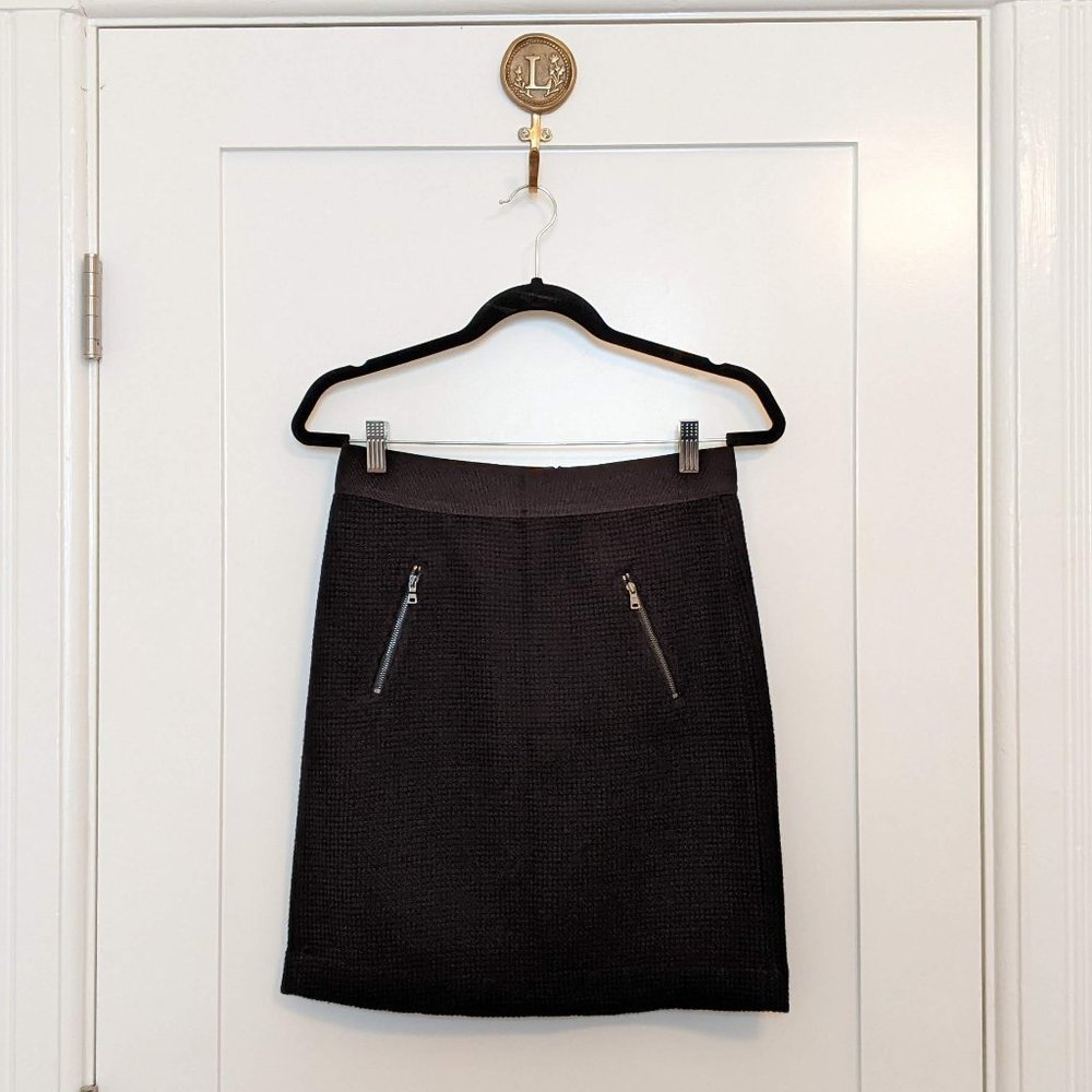 NWT Ann Taylor Textured Black Zip Pocket Skirt in Size 4